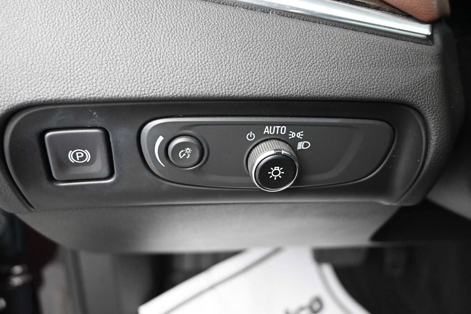 Used 2020 Buick Enclave Avenir w/ Avenir Technology Package AWD/4WD image 20