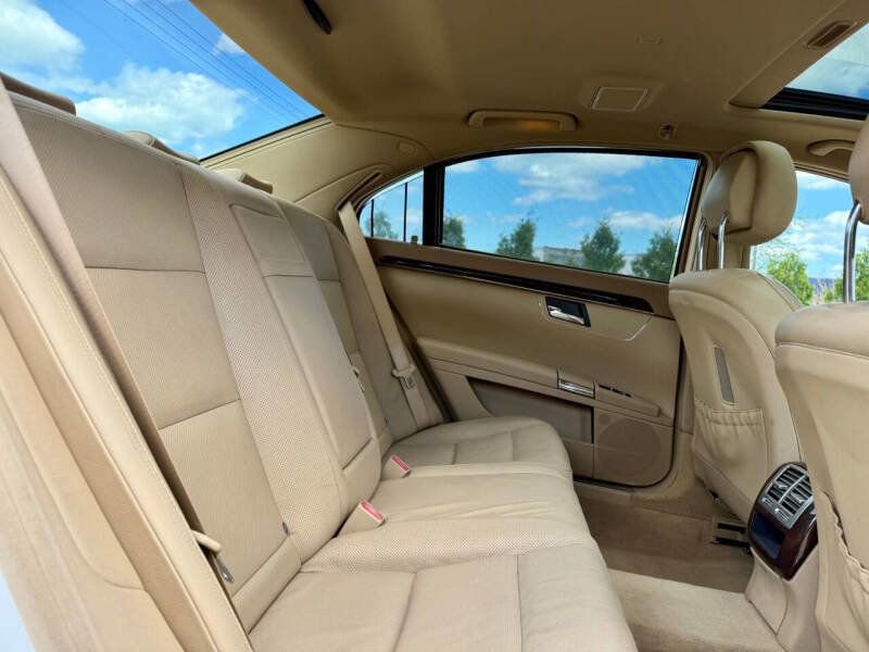Used 2011 Mercedes-Benz S 550 4MATIC image 17