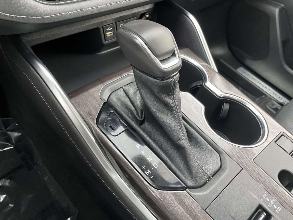 Used 2023 Toyota Highlander Limited image 45