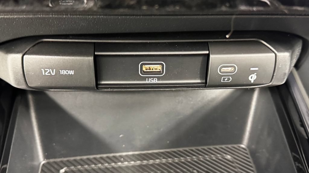New 2026 Kia Niro SX Touring FWD image 28