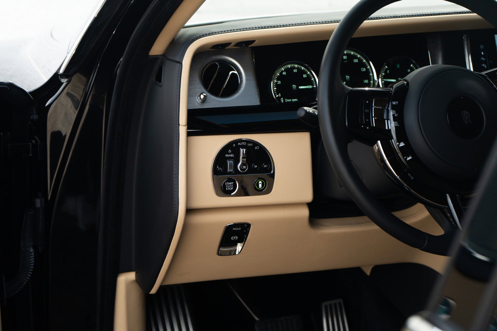 Used 2022 Rolls-Royce Phantom Extended Wheelbase image 20