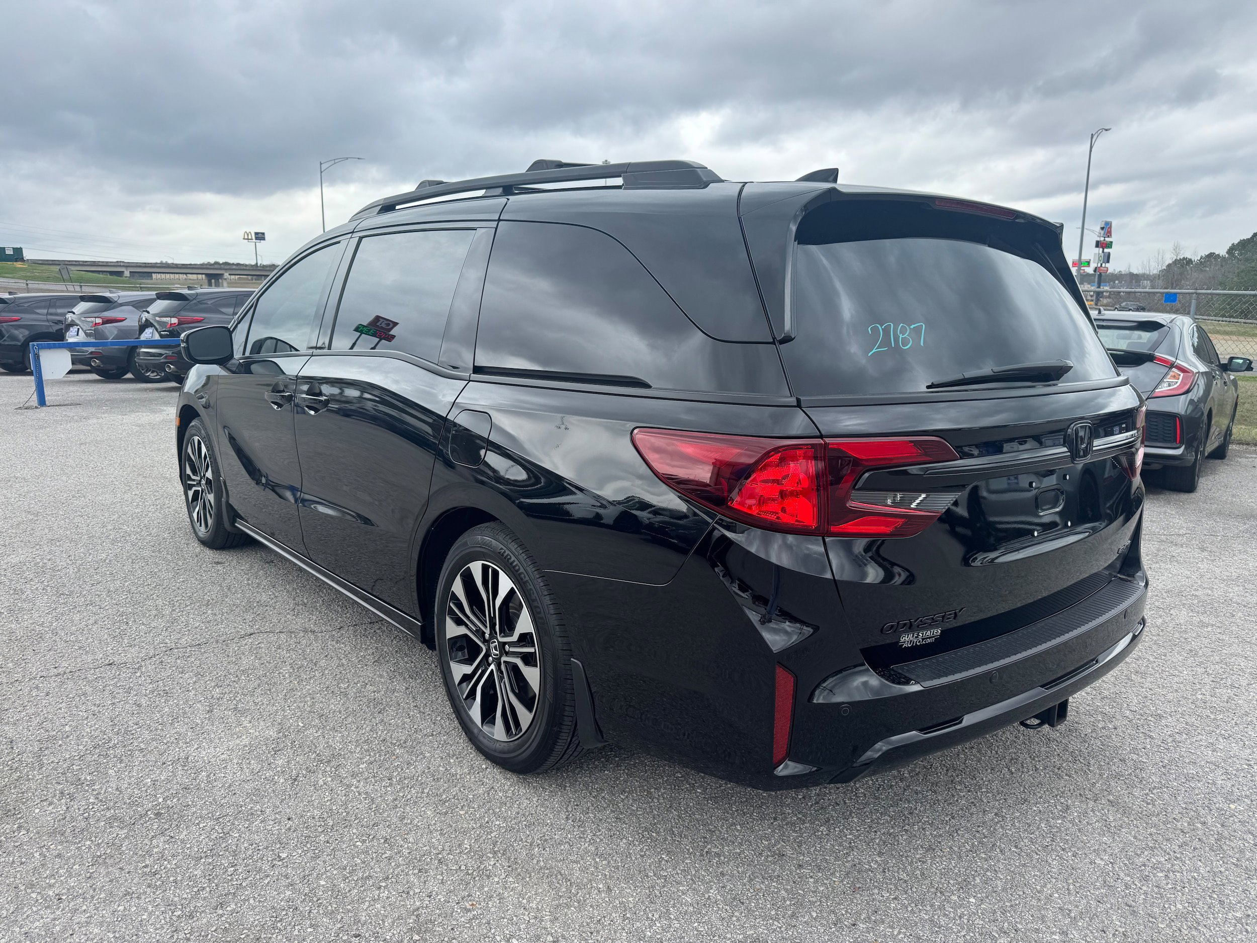 Used 2025 Honda Odyssey Elite image 4