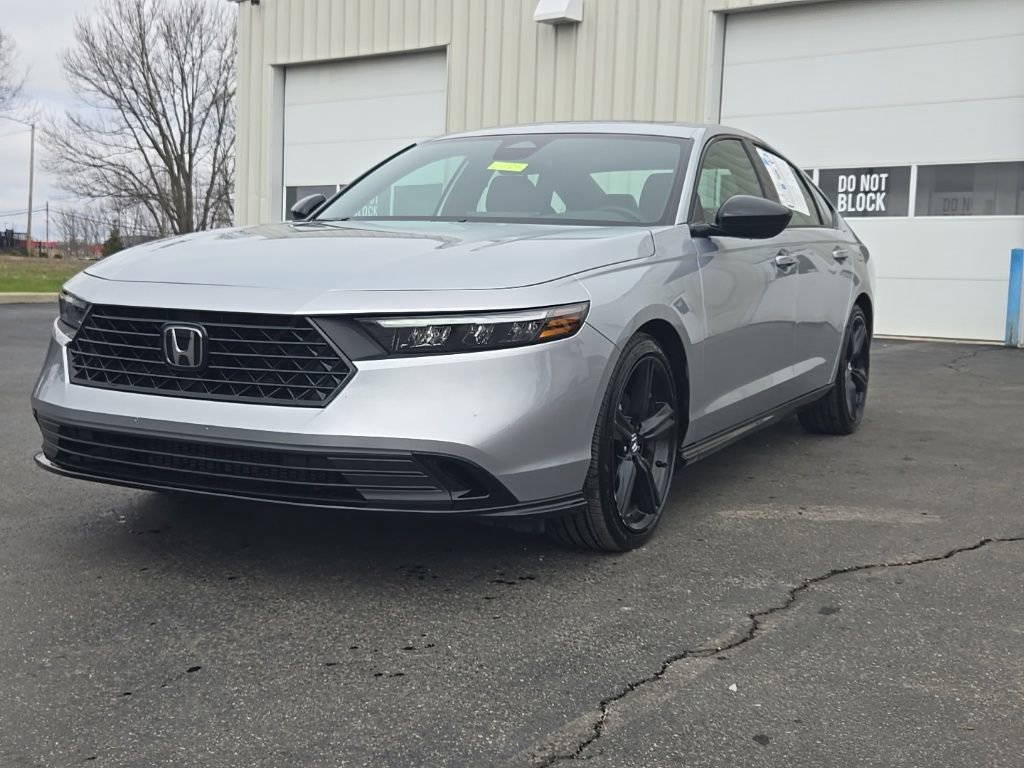 Certified 2025 Honda Accord Sport image 3