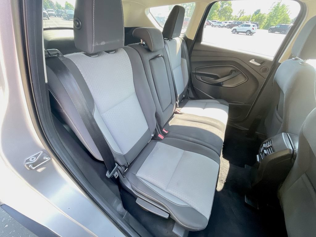 Used 2017 Ford Escape SE w/ Equipment Group 201A AWD/4WD image 18