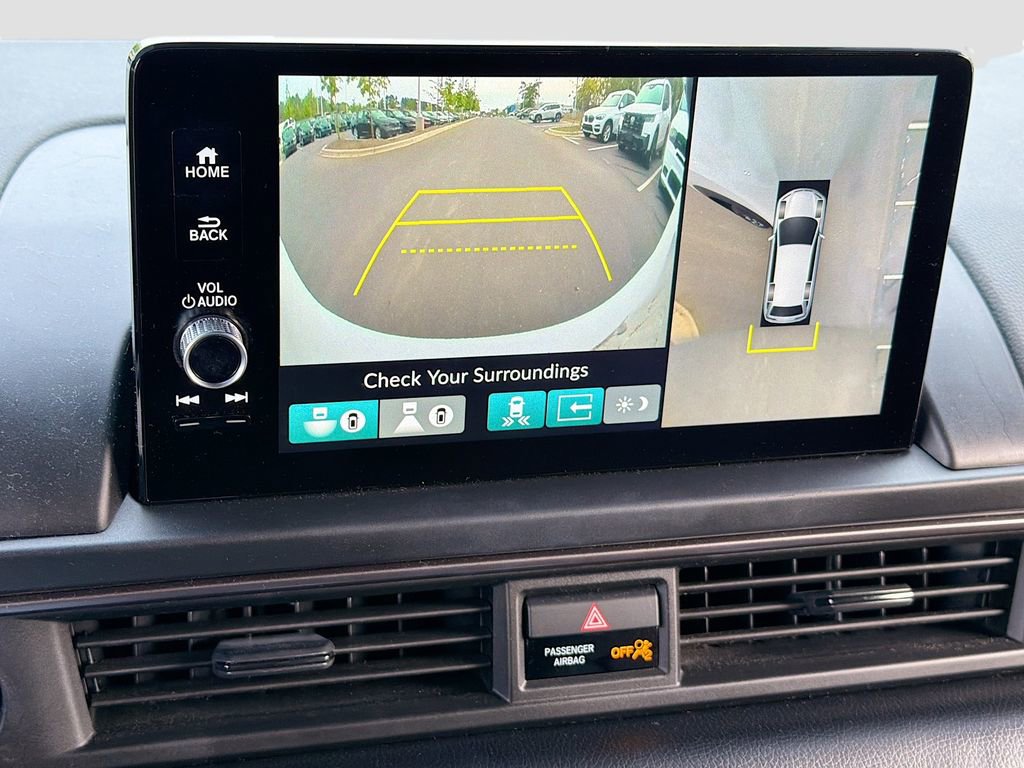 Used 2025 Honda Pilot TrailSport image 12
