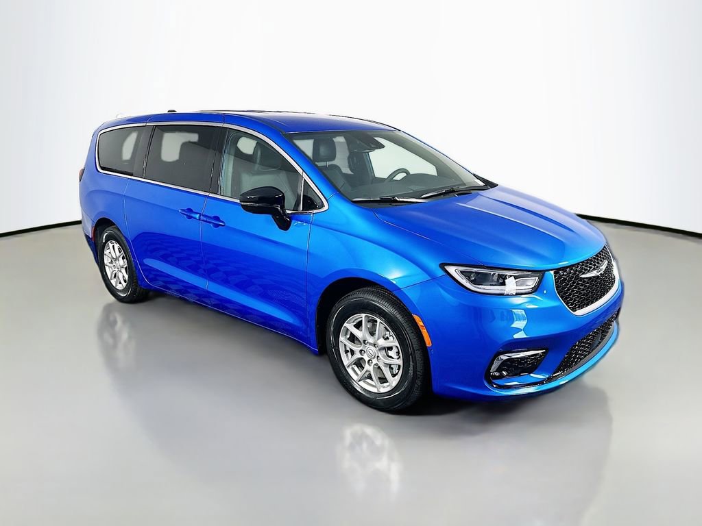 New 2026 Chrysler Pacifica Select image 1