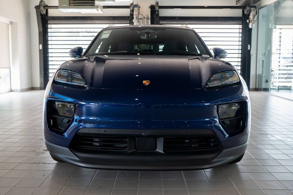 Used 2024 Porsche Macan 4 Electric AWD/4WD image 8