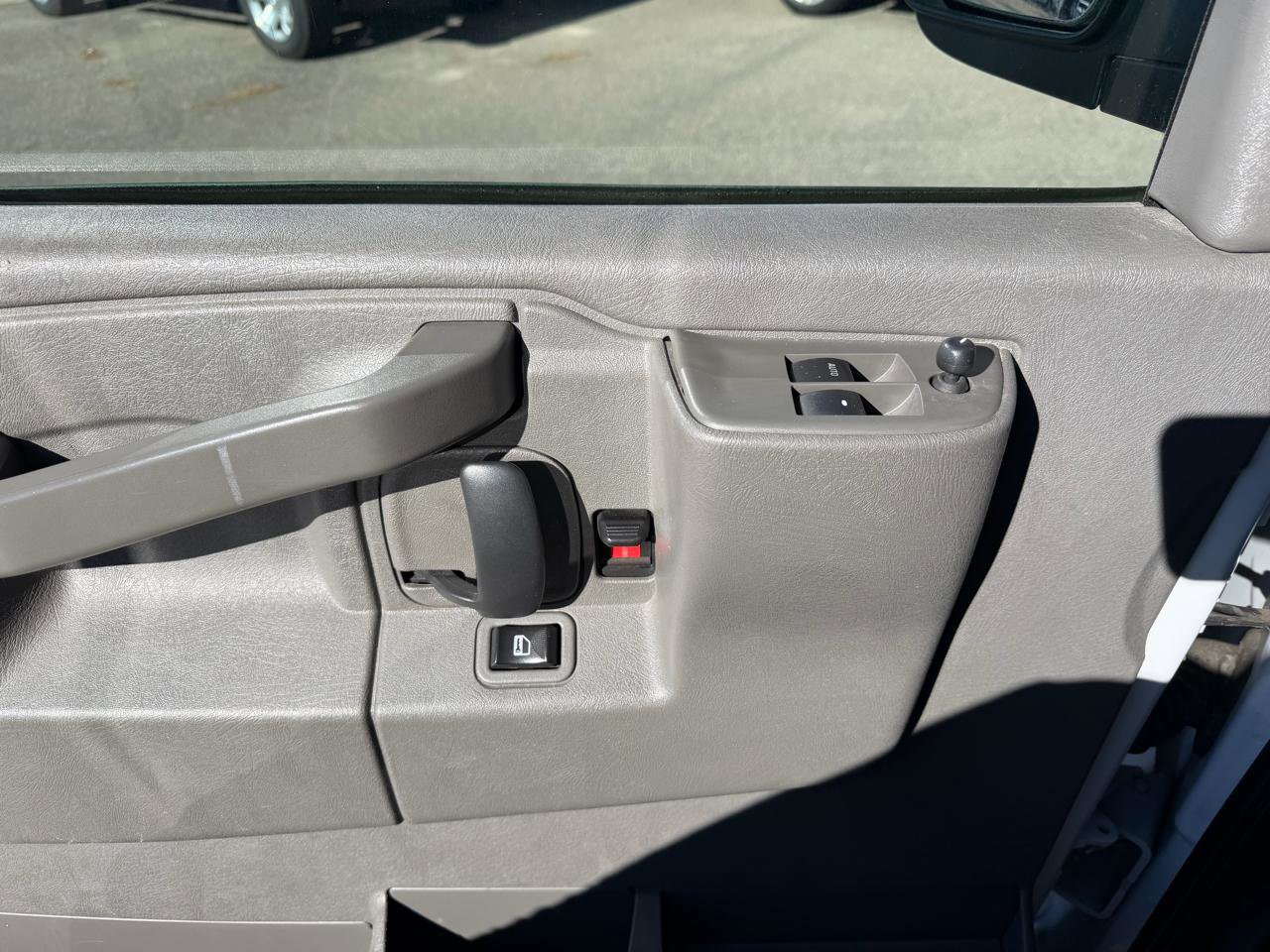 Used 2017 Chevrolet Express 3500 LT w/ LT Preferred Equipment Group image 12