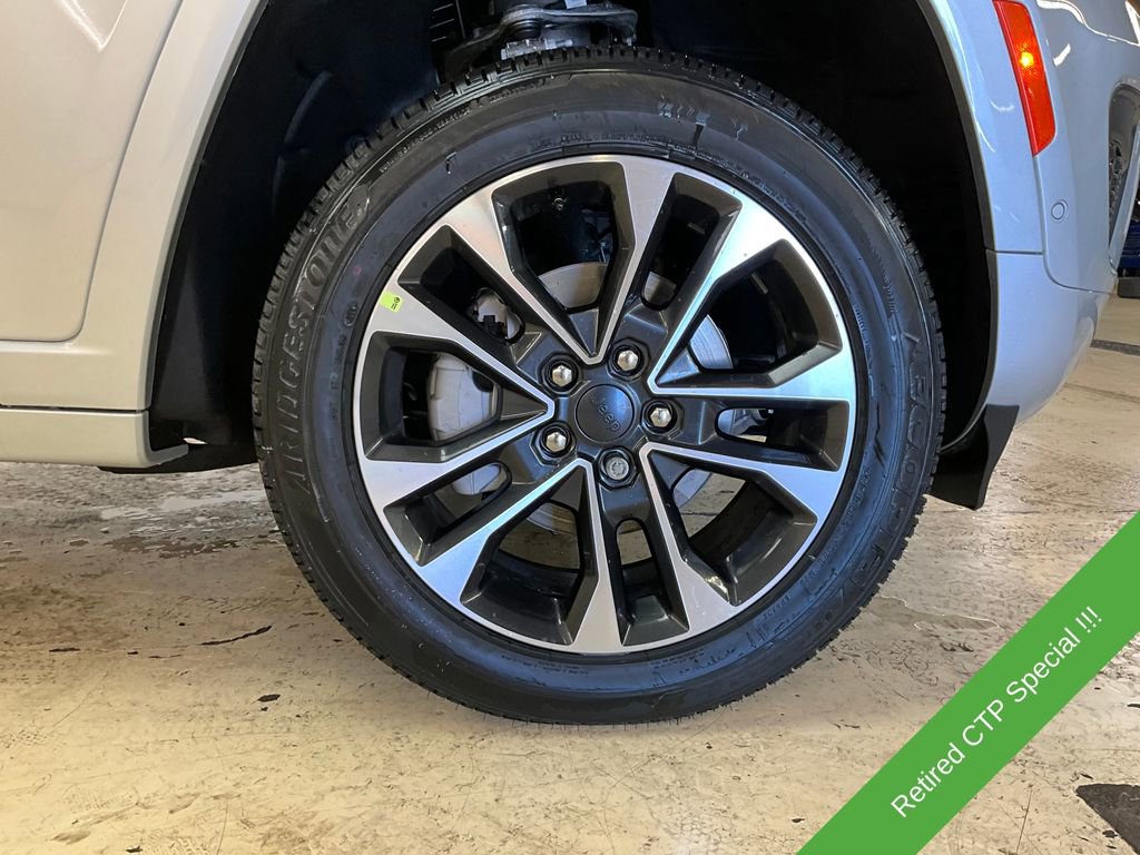 New 2025 Jeep Grand Cherokee Overland w/ Adv Protech Group III image 10