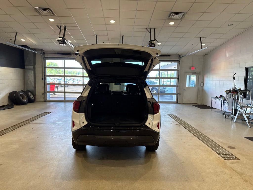 New 2026 GMC Terrain AT4 w/ LPO, Floor Liner Package AWD/4WD image 16