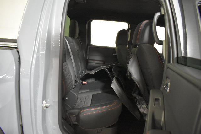 Used 2025 Nissan Frontier PRO-4X w/ Pro Convenience Package AWD/4WD image 32