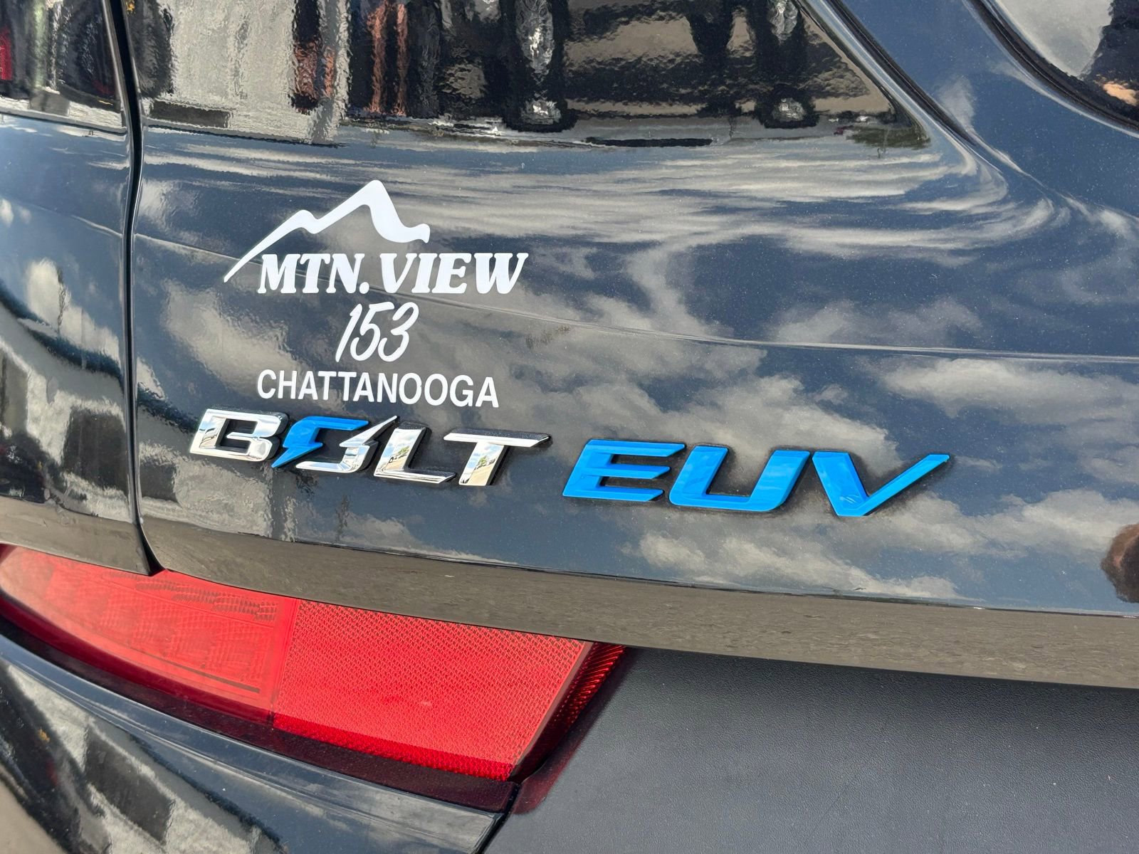 Used 2023 Chevrolet Bolt EUV LT FWD image 27