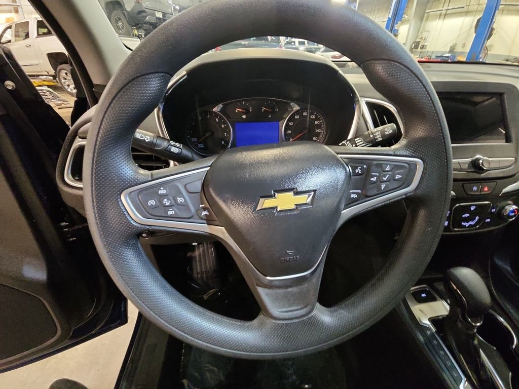 Used 2023 Chevrolet Equinox LT AWD/4WD image 15