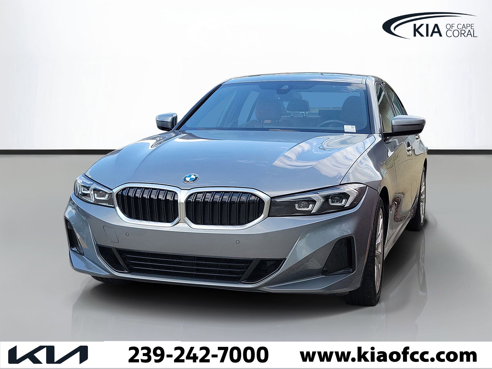 Used 2023 BMW 330i Sedan w/ Convenience Package RWD image 3