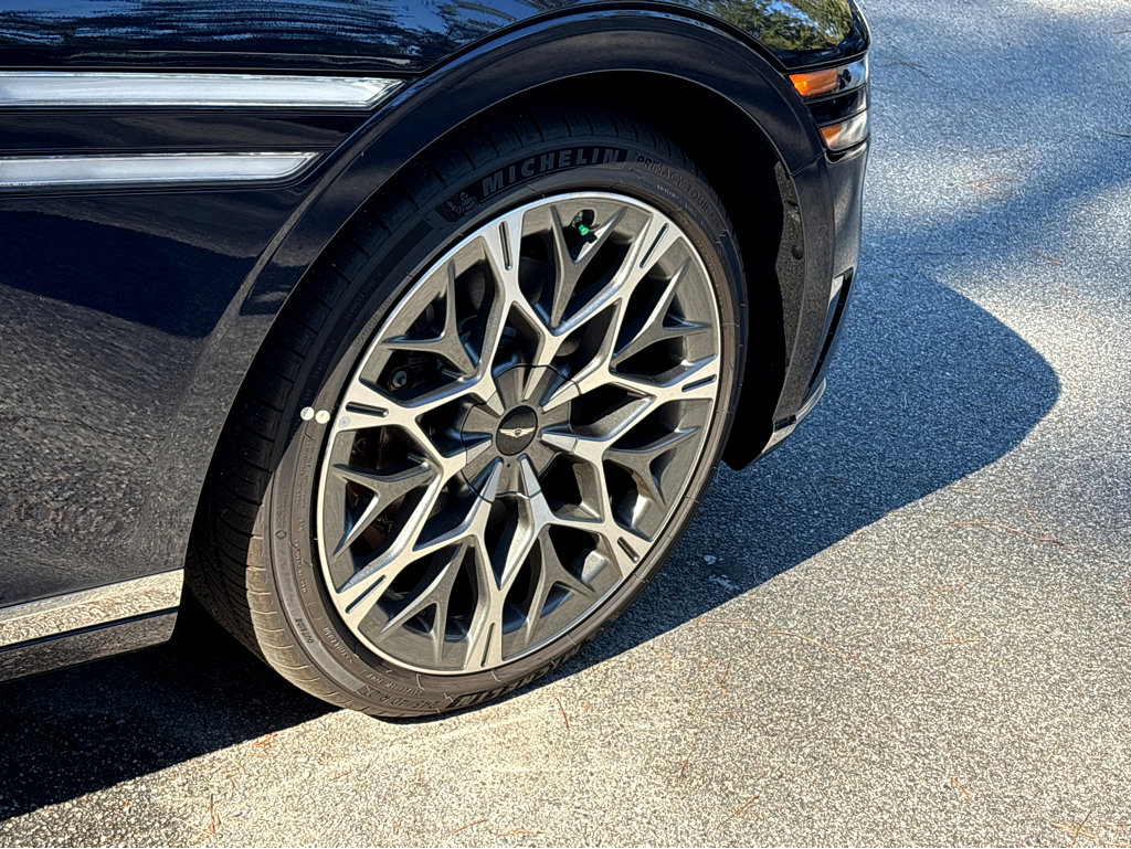 New 2025 Genesis G90 3.5T image 30