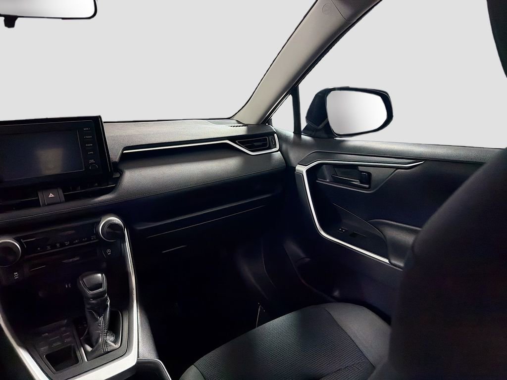 Used 2019 Toyota RAV4 LE image 20