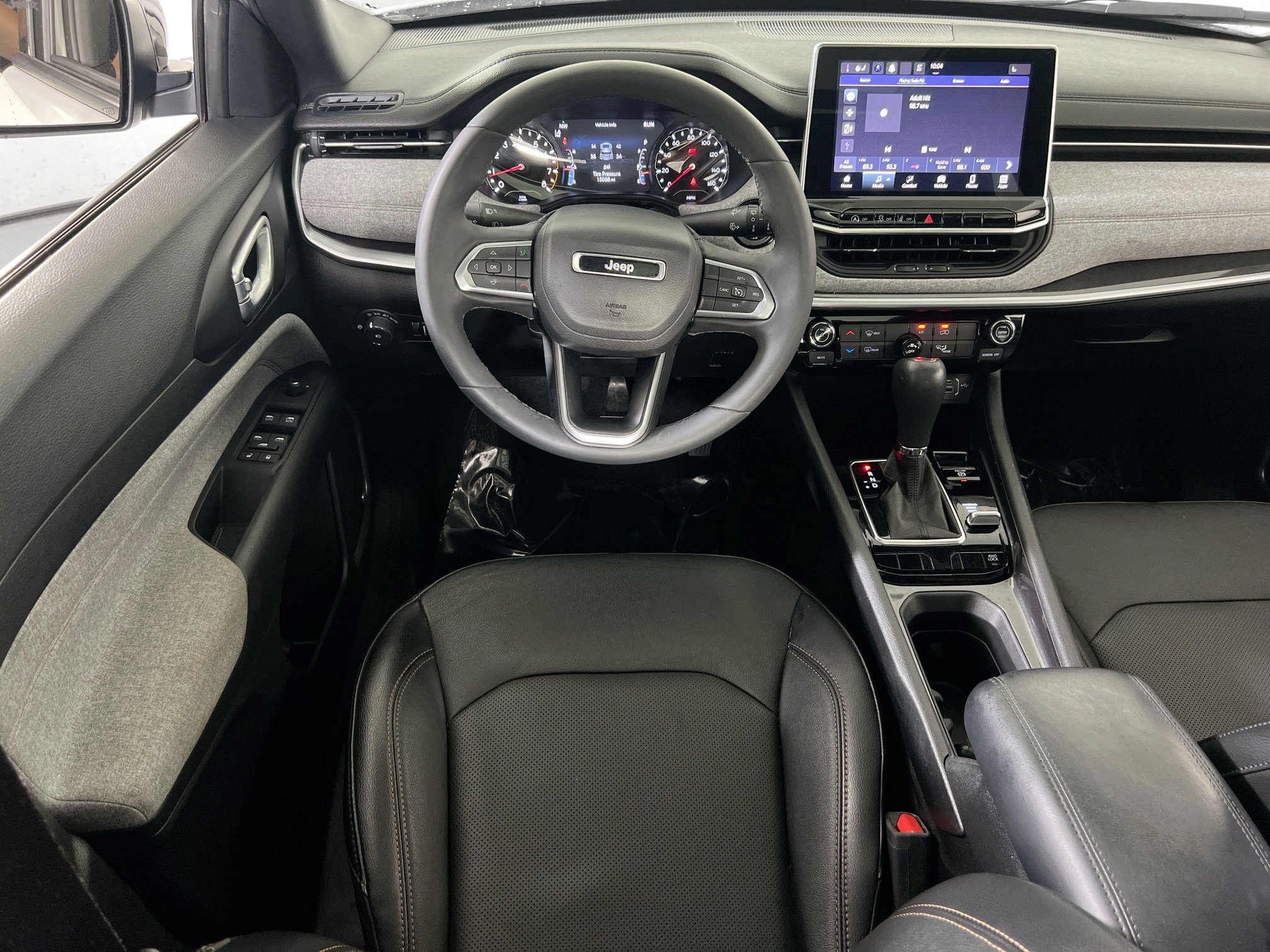 Used 2023 Jeep Compass Latitude w/ Sun and Sound Group AWD/4WD image 23