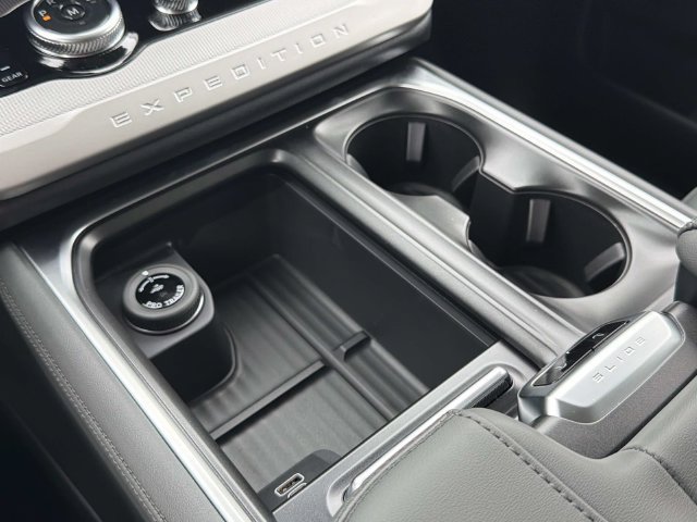 New 2026 Ford Expedition Active RWD image 29