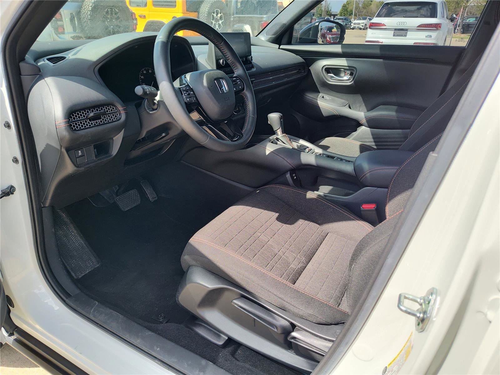 Used 2024 Honda HR-V Sport image 2