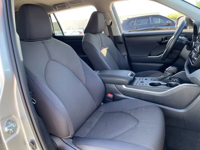 Used 2024 Toyota Highlander LE image 26