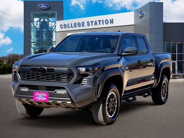 Used 2024 Toyota Tacoma TRD Off-Road image 2