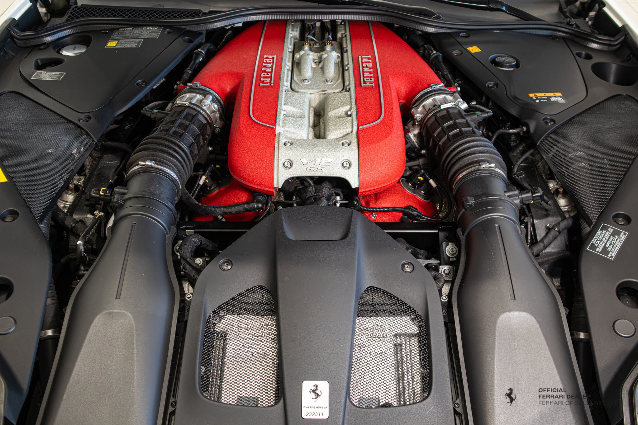 Used 2018 Ferrari 812 Superfast RWD image 11