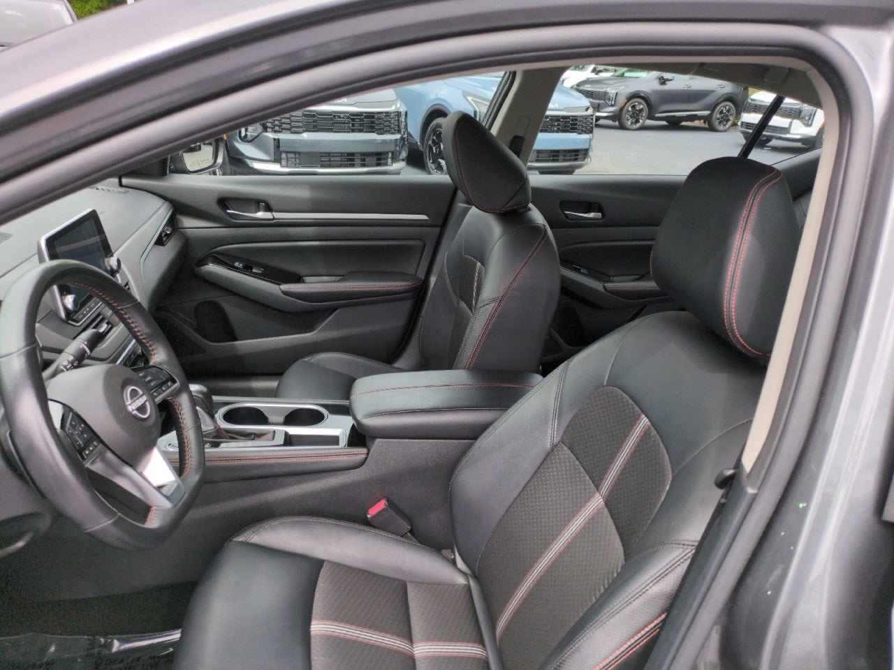 Used 2025 Nissan Altima 2.5 SR FWD image 14