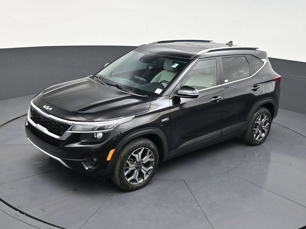 Used 2023 Kia Seltos EX image 13