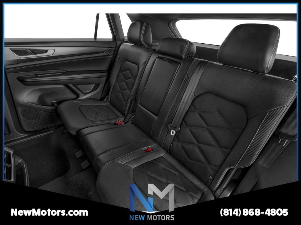 Used 2024 Volkswagen Atlas Cross Sport SE w/ Panoramic Sunroof Package AWD/4WD image 8