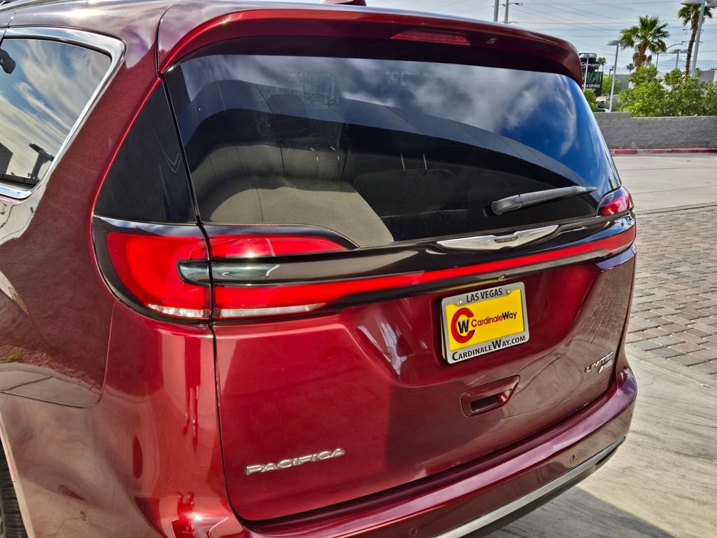 Used 2021 Chrysler Pacifica Limited w/ Premium & Safety Sphere Group AWD/4WD image 4