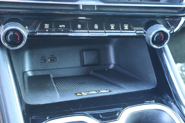 Used 2026 Chevrolet Traverse LT FWD image 31