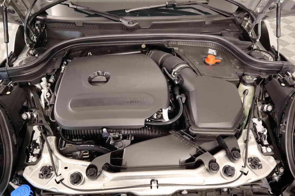 New 2025 MINI Cooper 2-Door Hardtop FWD image 19