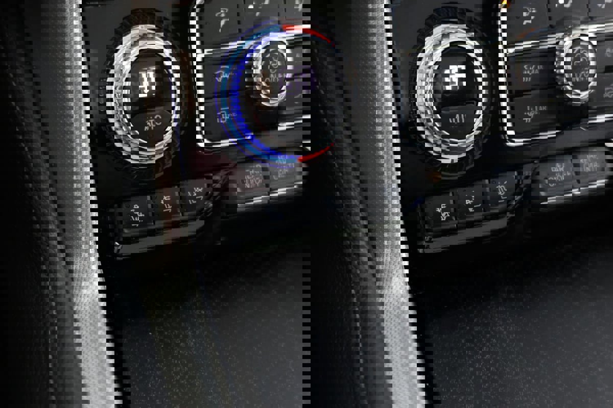 Used 2021 GMC Yukon Denali w/ Denali Ultimate Package image 9