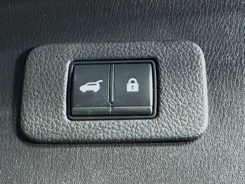 Used 2021 Nissan Armada SL w/ Captain's Chairs Package RWD image 32