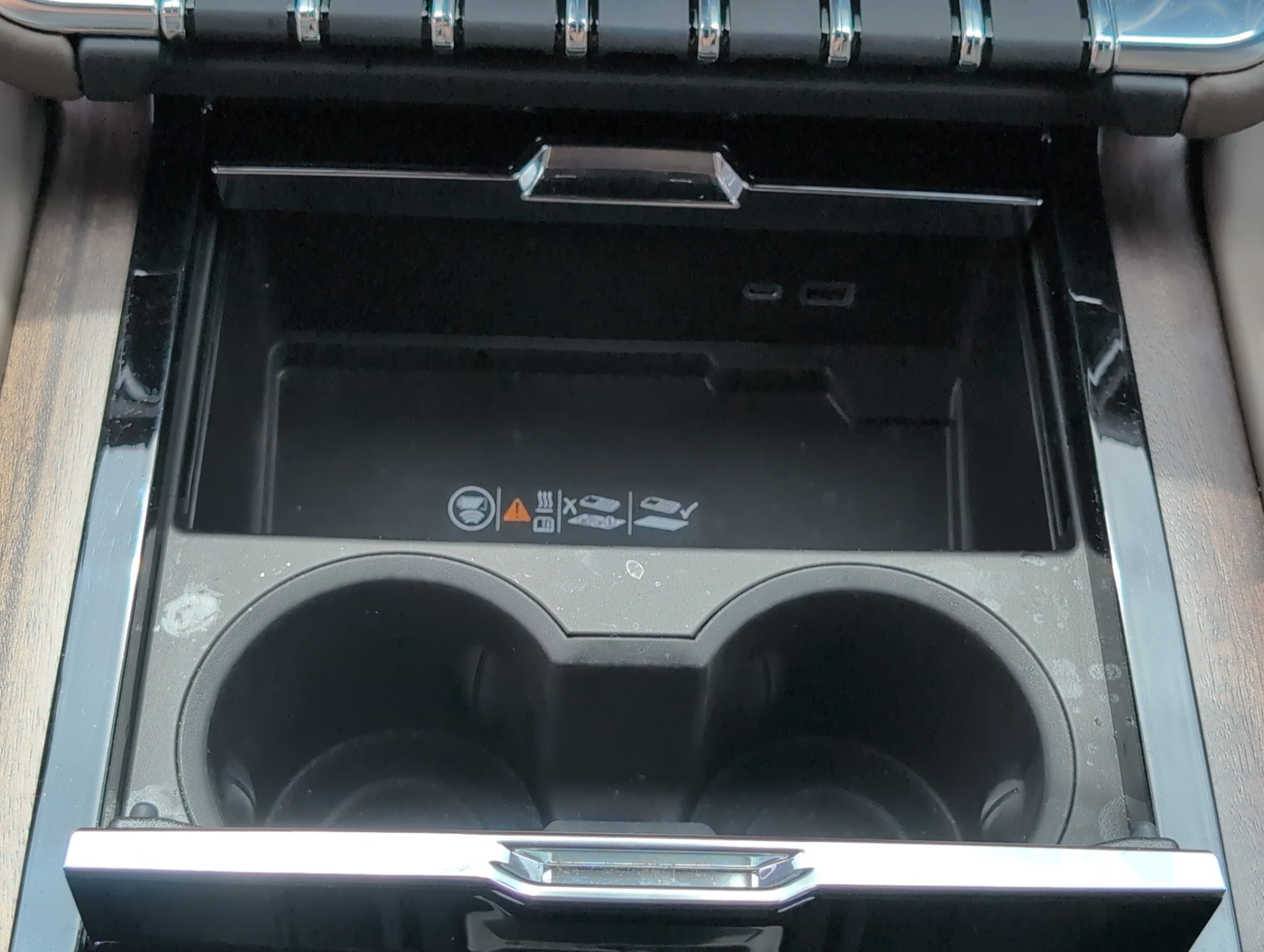 Used 2025 GMC Yukon Denali Ultimate w/ LPO, Floor Liner Package AWD/4WD image 22