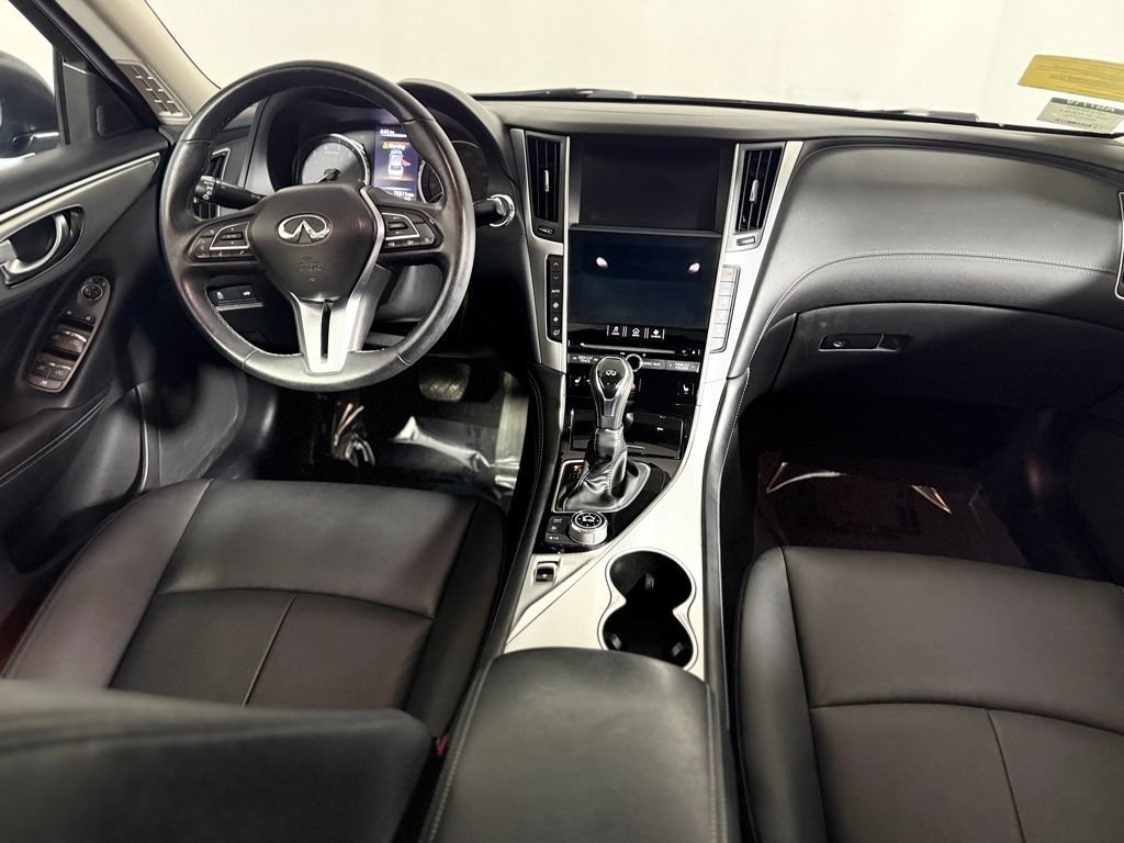 Used 2019 INFINITI Q50 Luxe w/ Essential Package (3.0T Luxe) AWD/4WD image 11