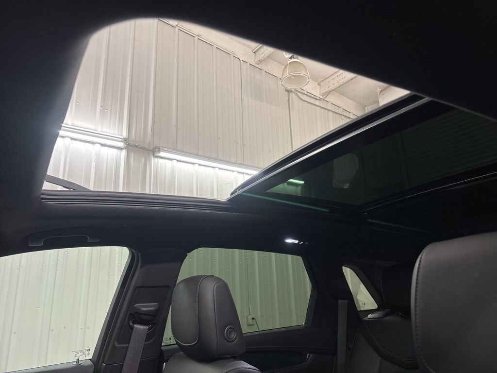 Certified 2025 Cadillac XT5 Premium Luxury image 31