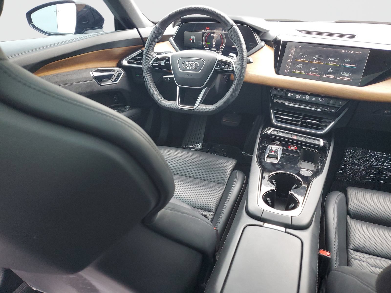 Used 2023 Audi e-tron GT Premium Plus AWD/4WD image 11