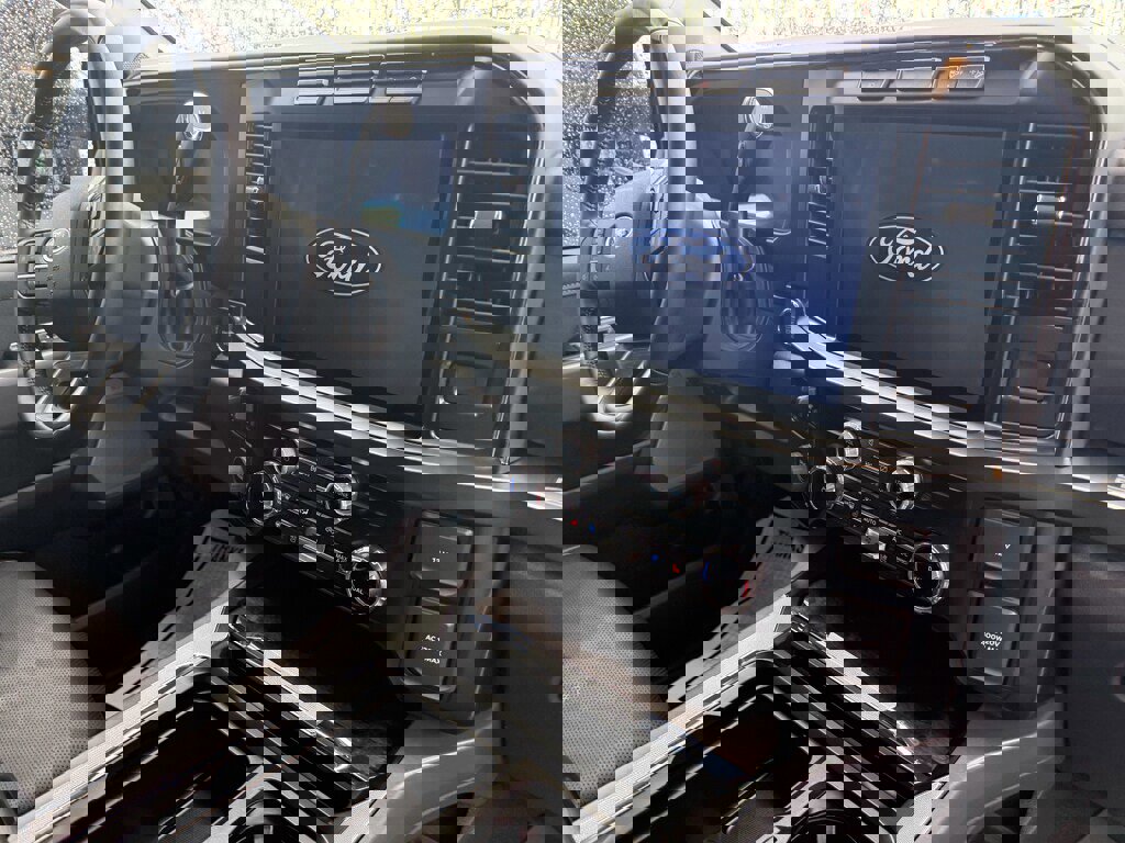 Used 2024 Ford F350 Lariat w/ Sport Appearance Package image 21