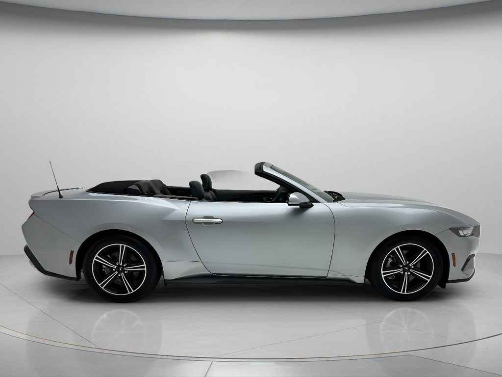 Used 2025 Ford Mustang Premium RWD image 9