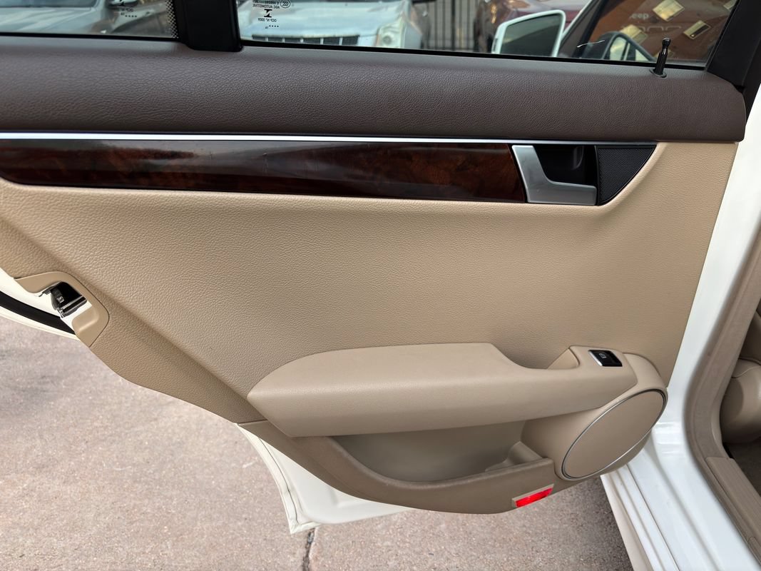 Used 2014 Mercedes-Benz C 250 Sedan image 38