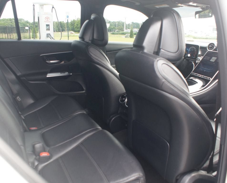 Used 2025 Mercedes-Benz GLC 300 image 21