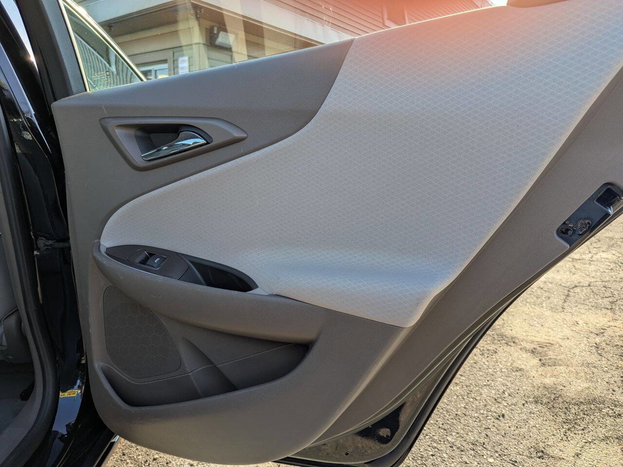 Used 2020 Chevrolet Malibu LT FWD image 17