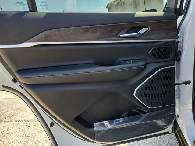 New 2026 Jeep Grand Cherokee L Limited w/ Limited Altitude Package RWD image 13