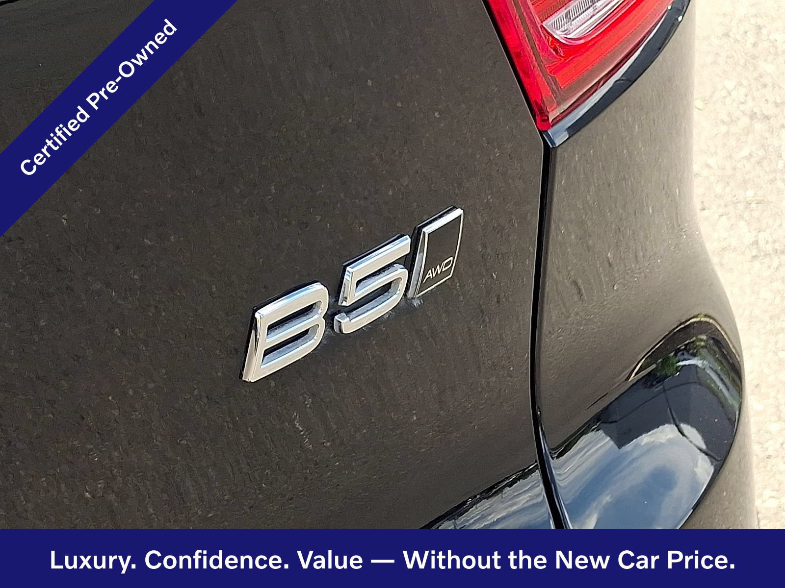 Certified 2024 Volvo XC40 B5 Plus w/ Climate Package AWD/4WD image 32