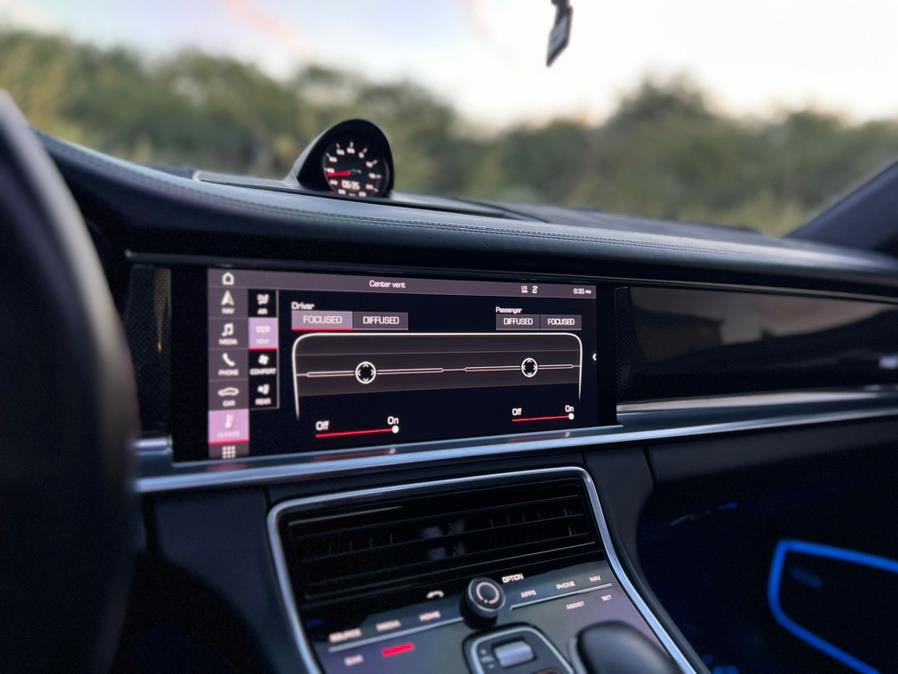 Used 2020 Porsche Panamera GTS image 33