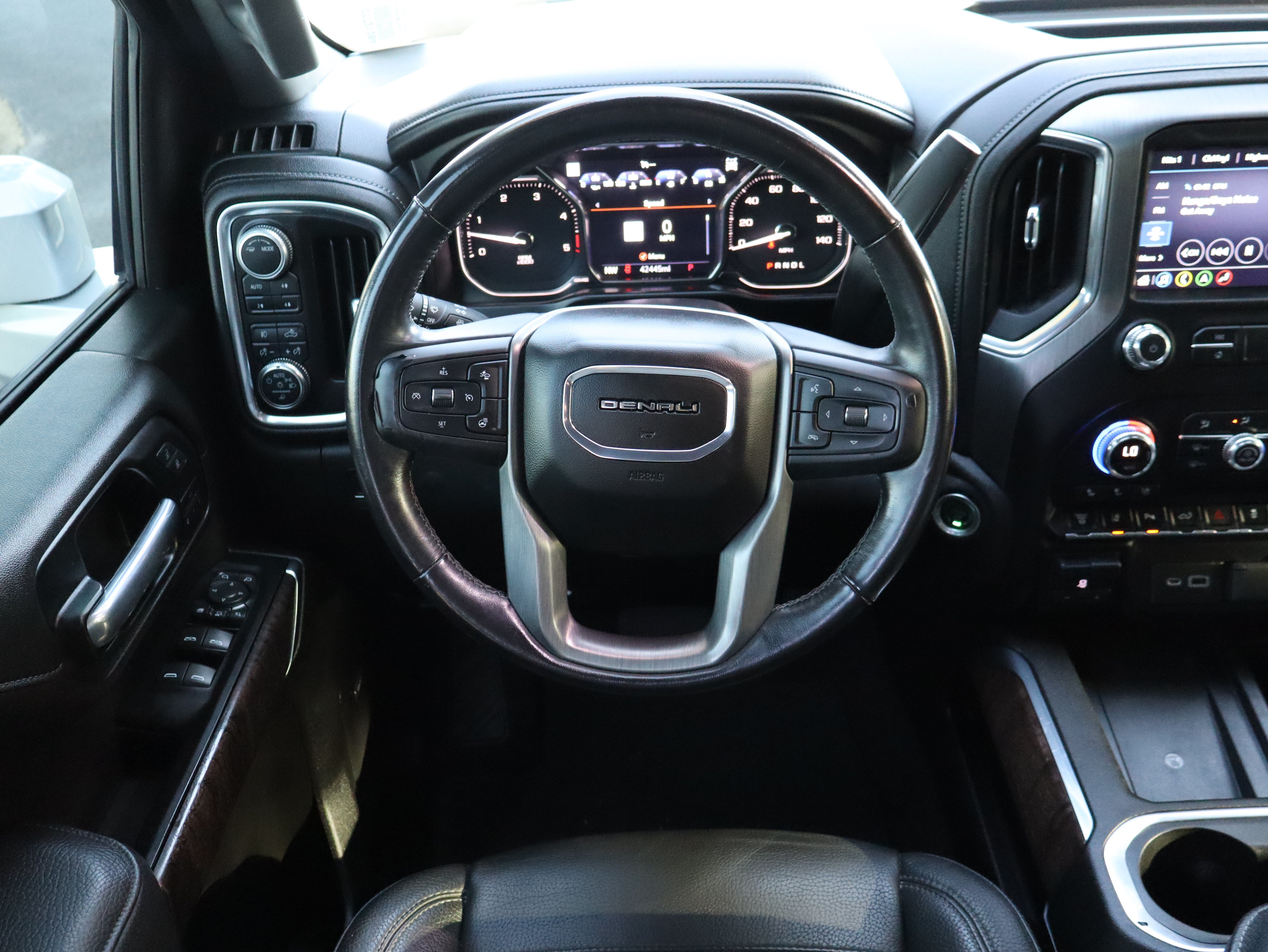 Used 2021 GMC Sierra 3500 Denali w/ Denali Ultimate Package AWD/4WD image 25