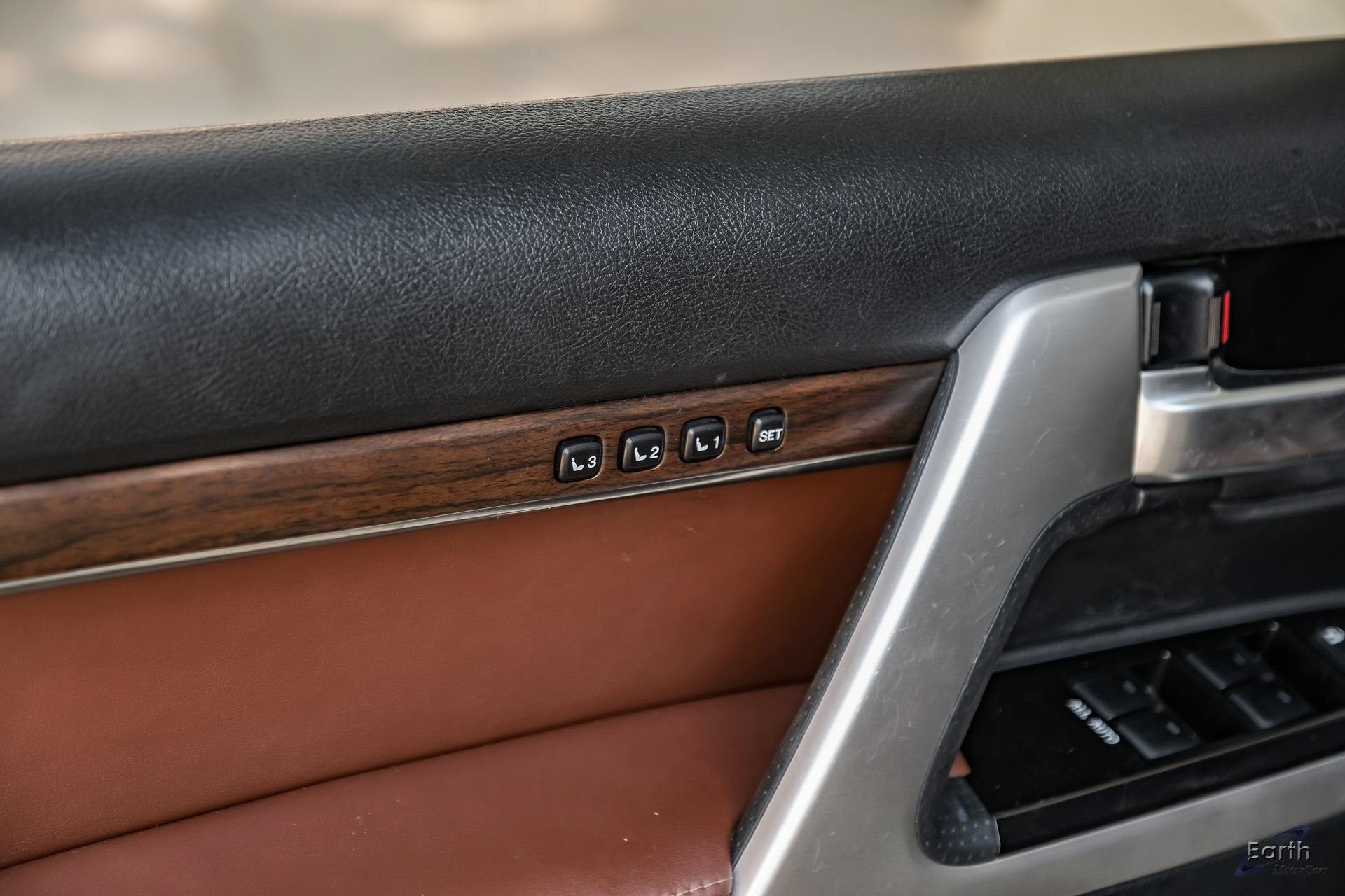 Used 2020 Toyota Land Cruiser AWD/4WD image 87