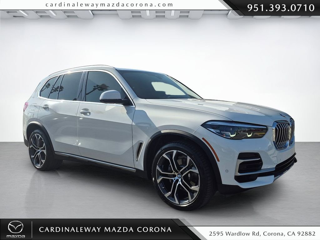Used 2022 BMW X5 sDrive40i w/ Premium Package image 1