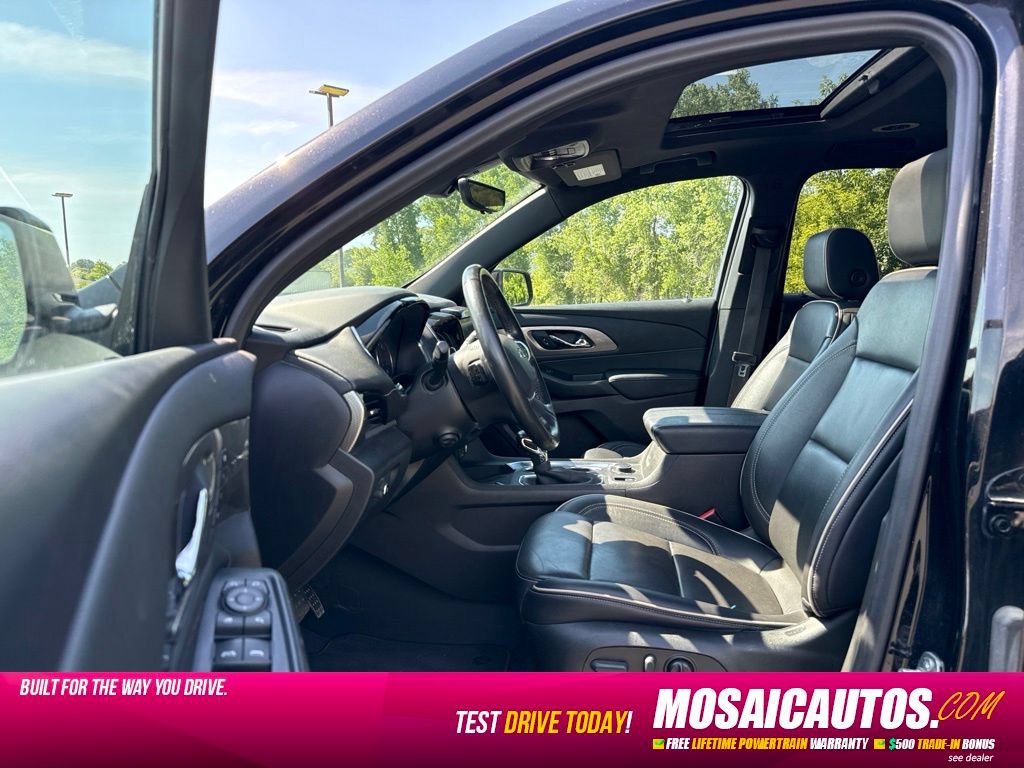 Used 2022 Chevrolet Traverse Premier w/ Redline Edition AWD/4WD image 7